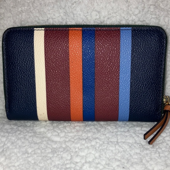 Tory Burch Multicolor Striped zip around  Wallet Excellent Condition - Picture 6 of 16